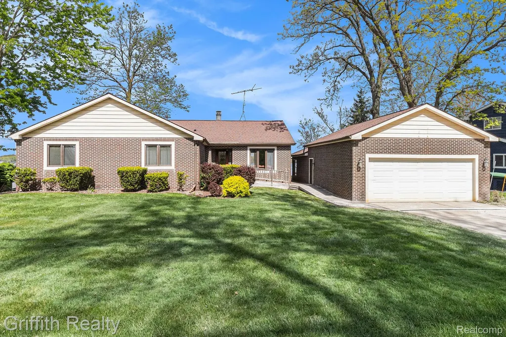 Green Oak Township MI, 8570 Riverside Drive