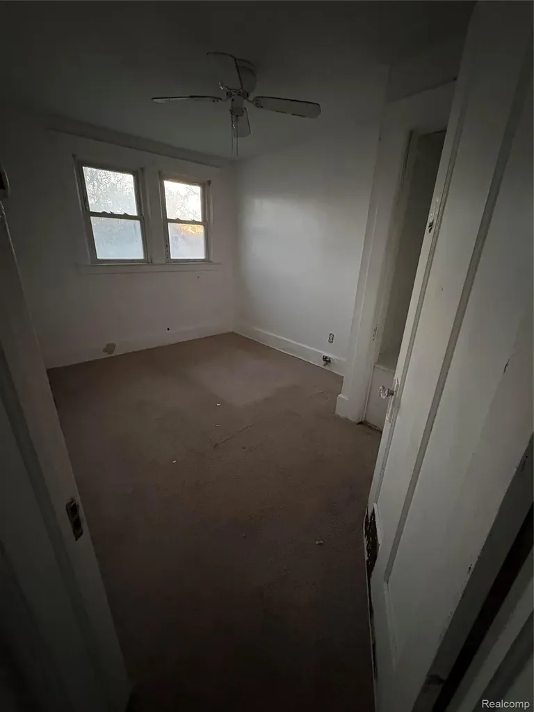 6534 E Firwood Street Detroit City MI 48210
