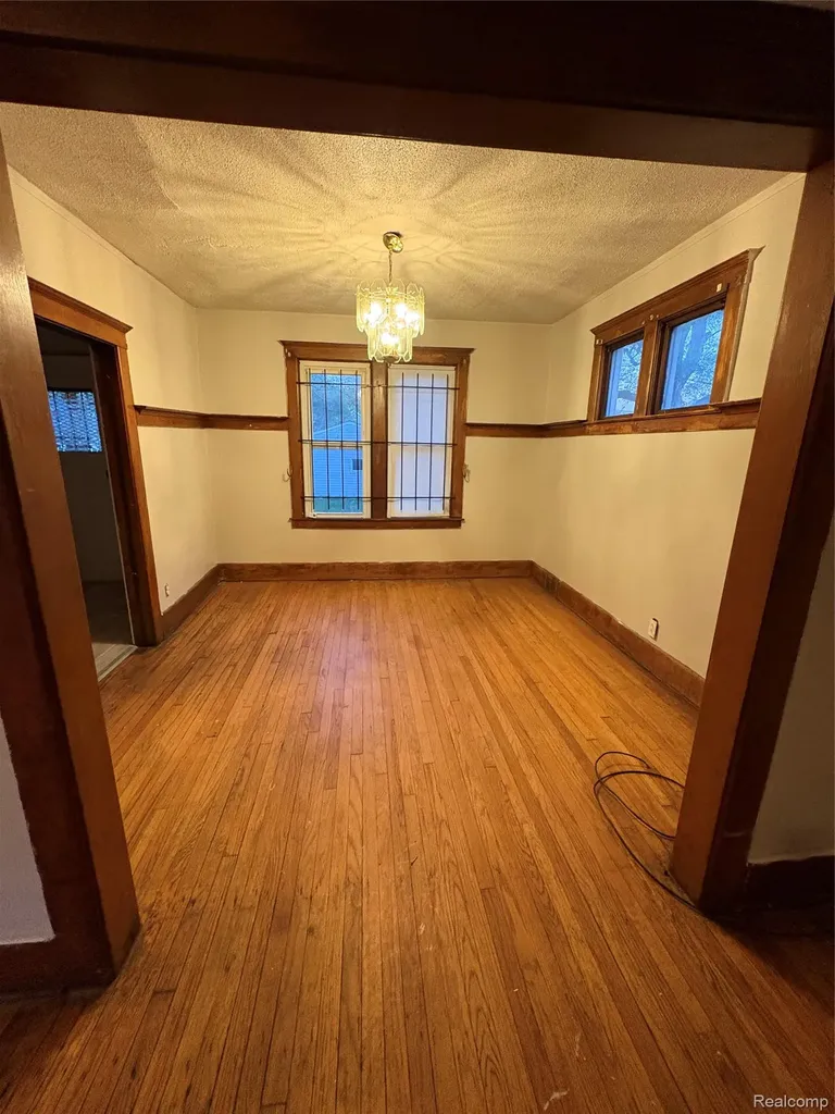 6534 E Firwood Street Detroit City MI 48210