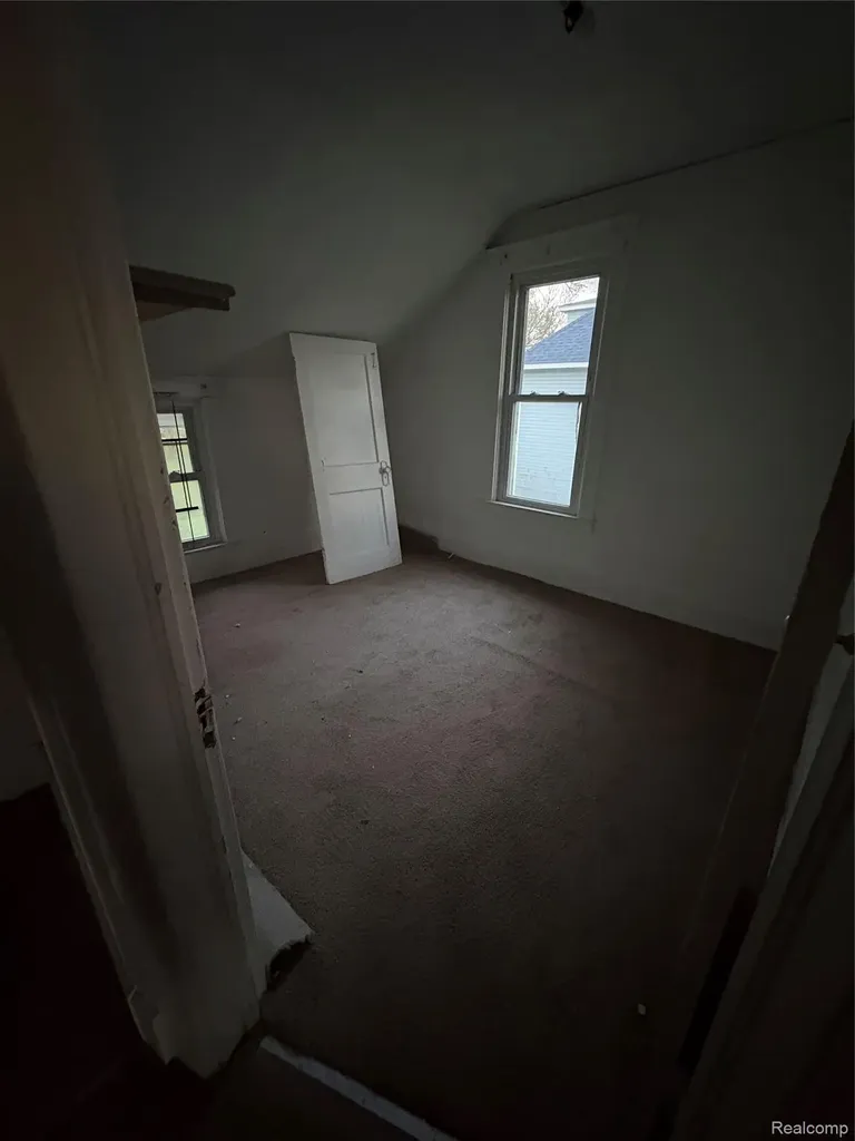6534 E Firwood Street Detroit City MI 48210