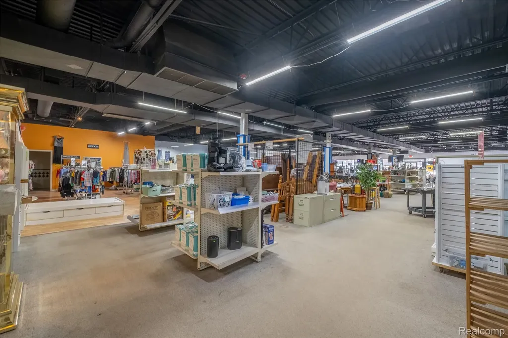 7570 Cooley Lake Road Waterford Charter Township MI 48327