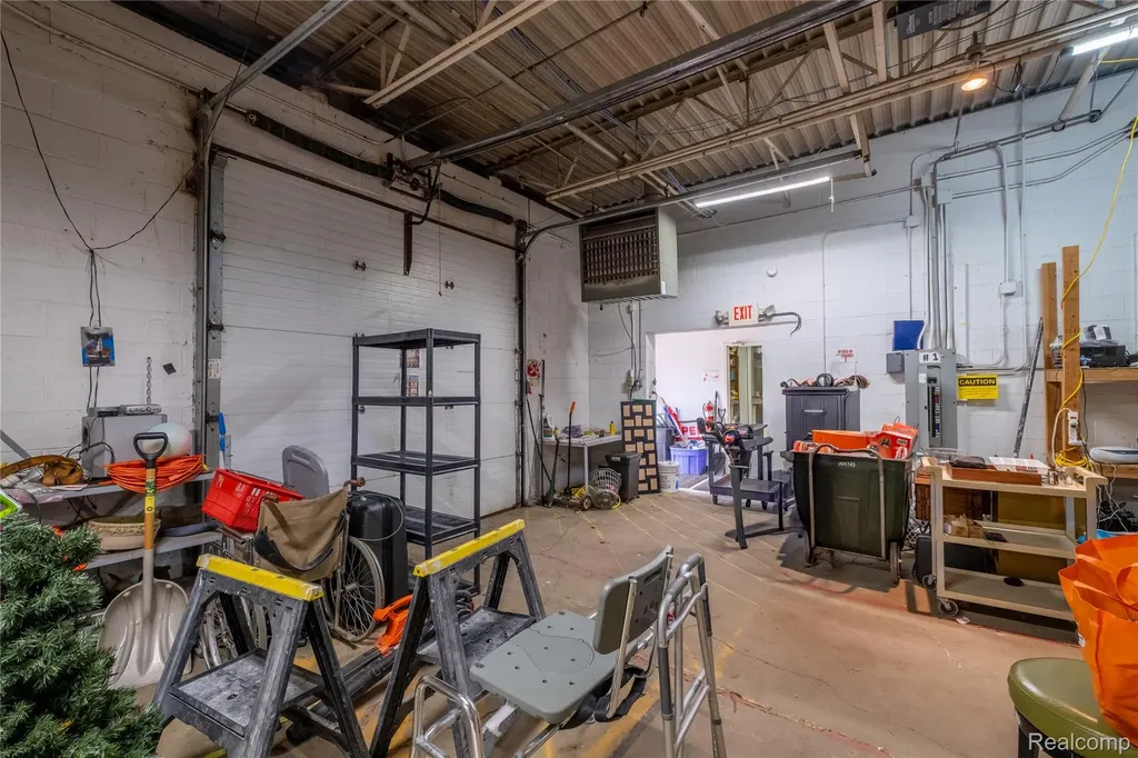 7570 Cooley Lake Road Waterford Charter Township MI 48327