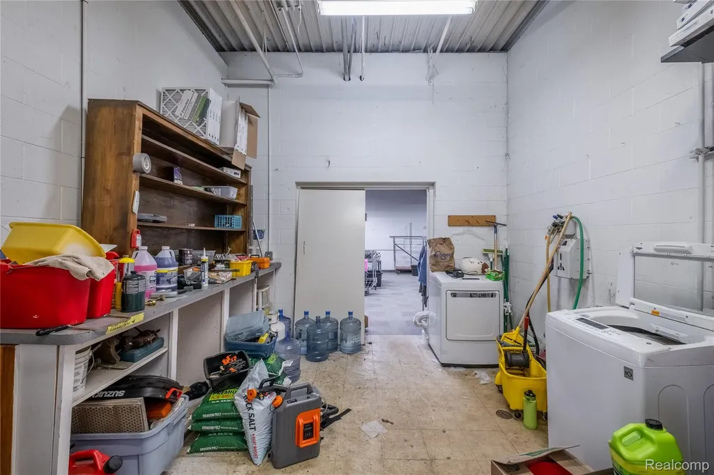 7570 Cooley Lake Road Waterford Charter Township MI 48327