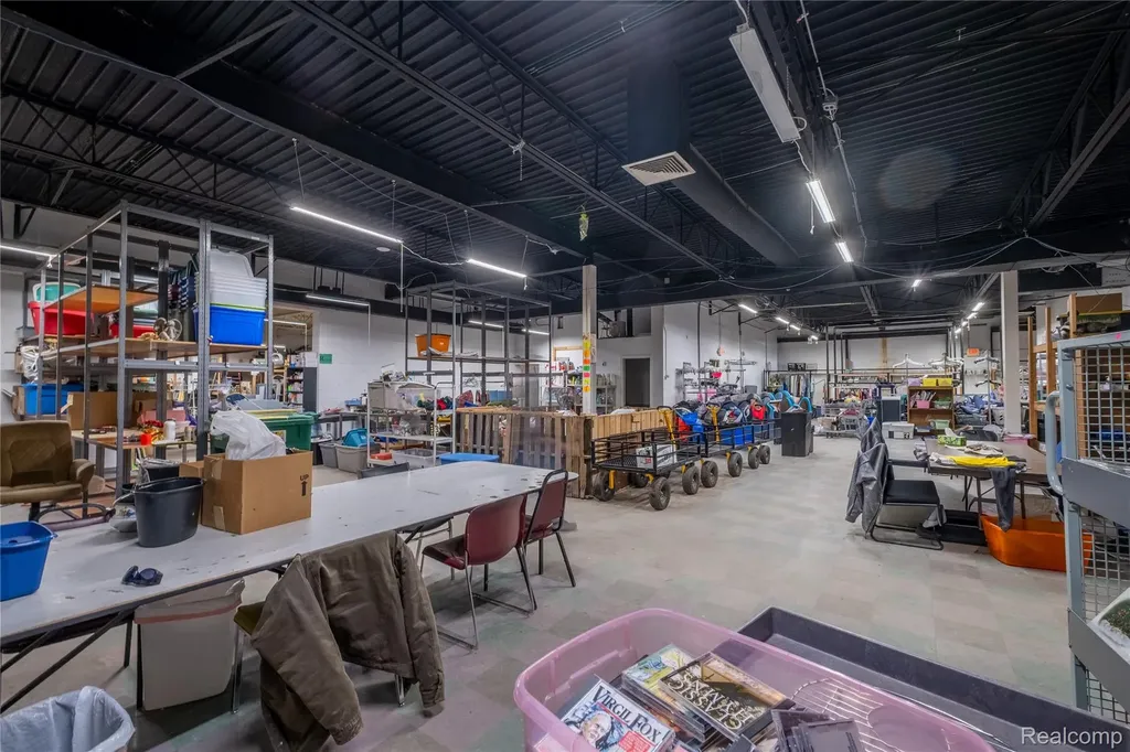 7570 Cooley Lake Road Waterford Charter Township MI 48327