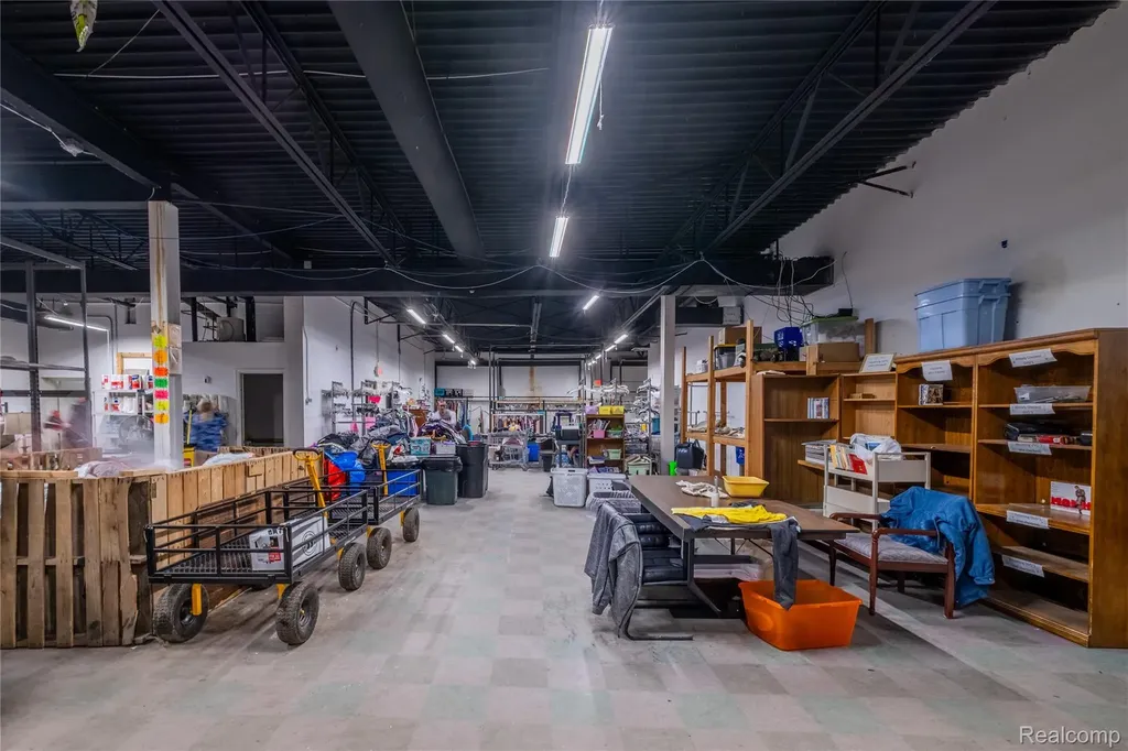 7570 Cooley Lake Road Waterford Charter Township MI 48327
