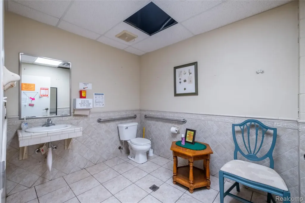 7570 Cooley Lake Road Waterford Charter Township MI 48327