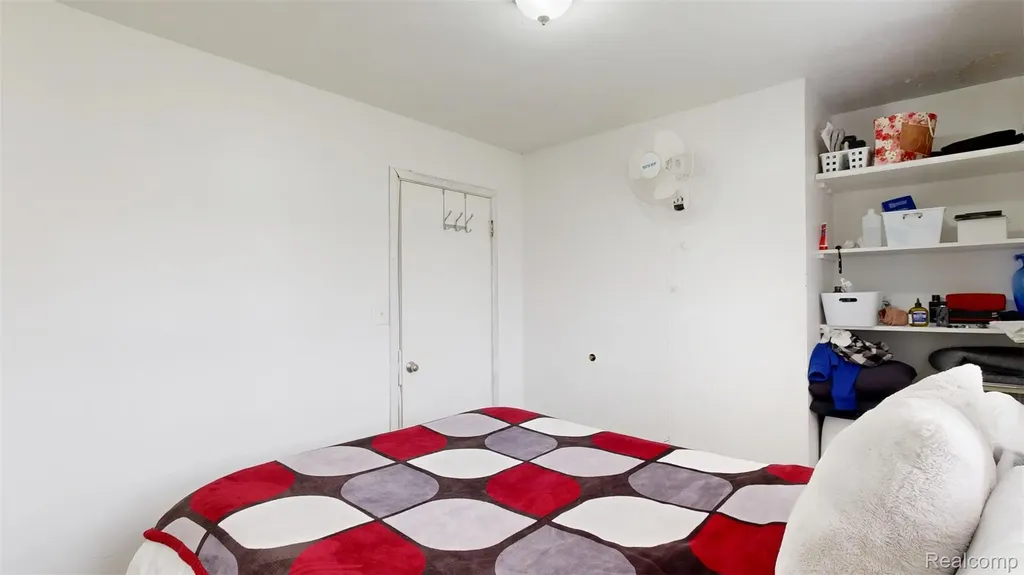 1301 Lavender Avenue Flint City MI 48504