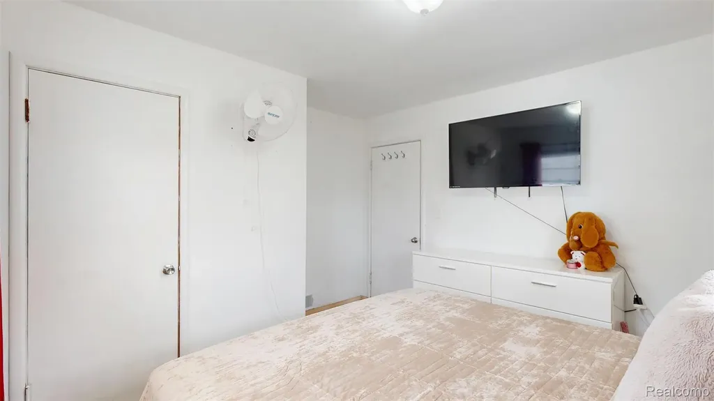 1301 Lavender Avenue Flint City MI 48504