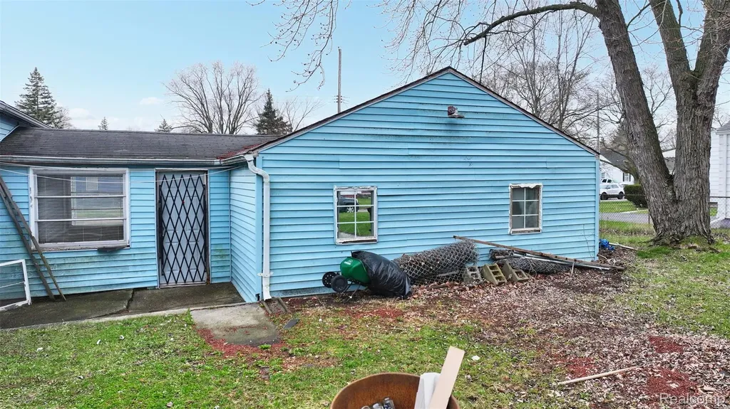 1301 Lavender Avenue Flint City MI 48504