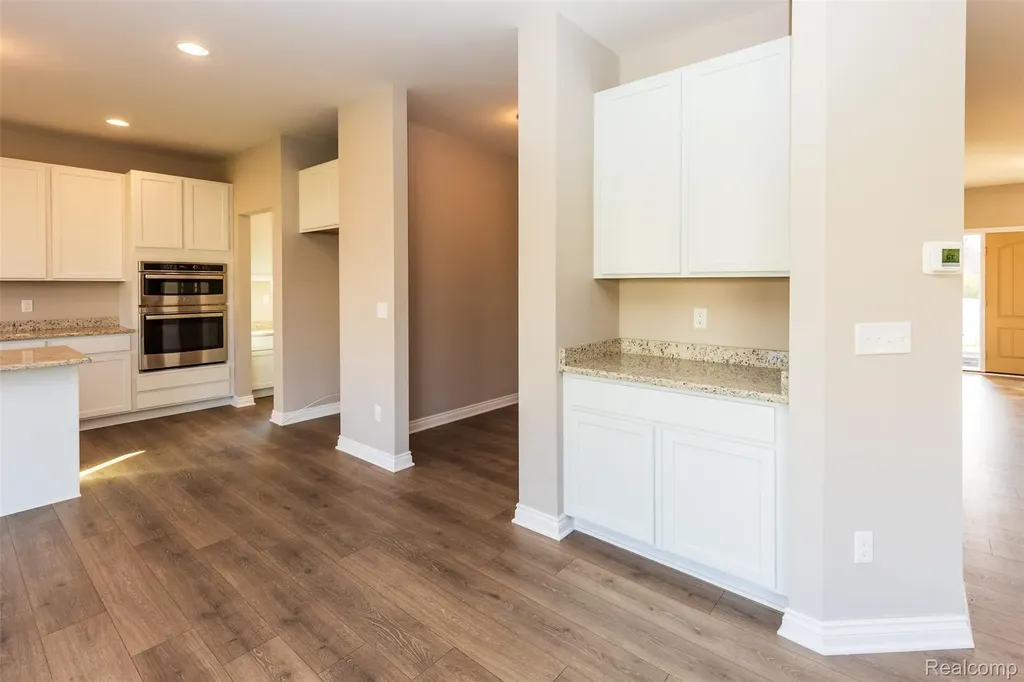 34607 John Bartley Circle Sterling Heights City MI 48310