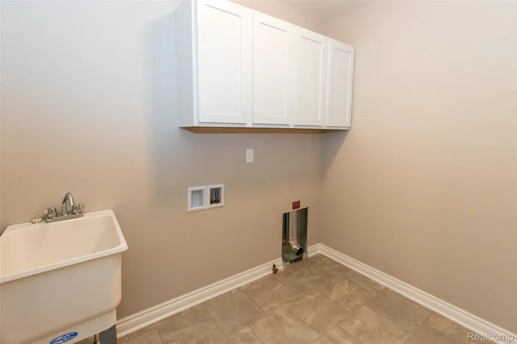 34607 John Bartley Circle Sterling Heights City MI 48310