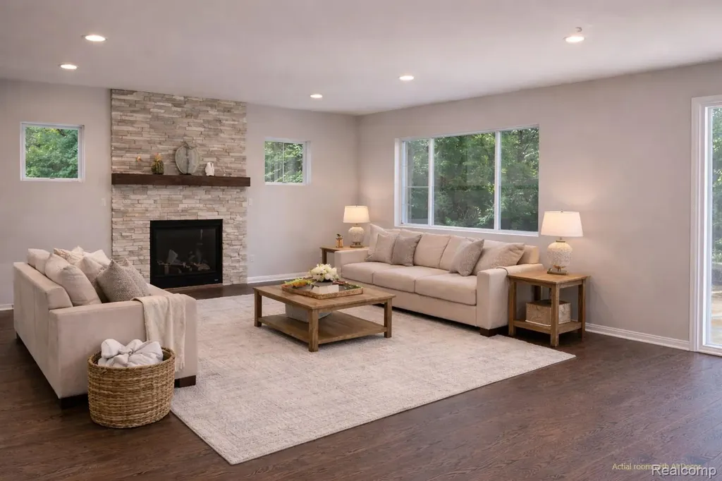 34607 John Bartley Circle Sterling Heights City MI 48310