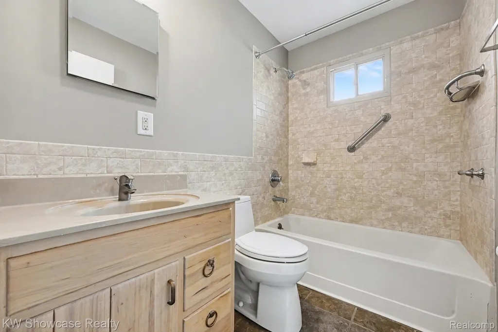 1690 Marylestone Drive West Bloomfield Charter Township MI 48324
