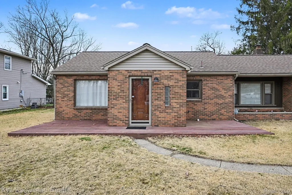 1690 Marylestone Drive West Bloomfield Charter Township MI 48324