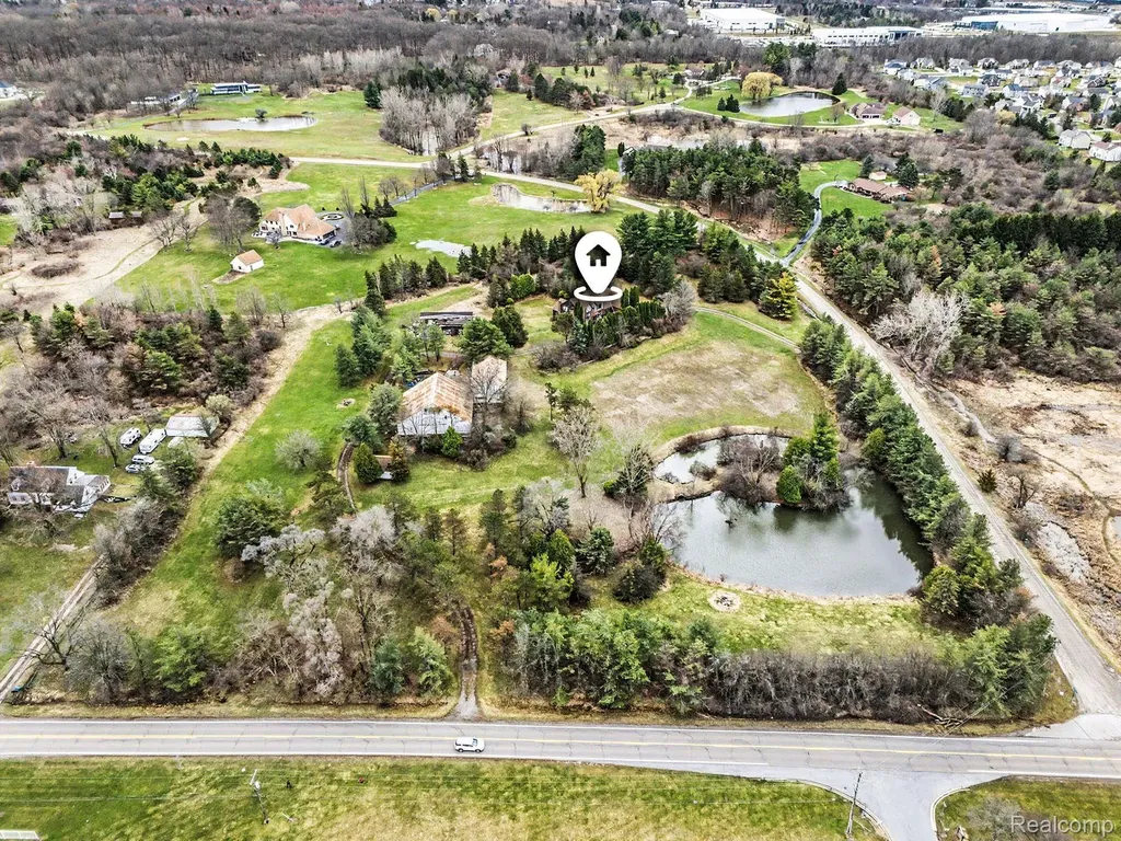 4385 Warwick Circle Drive Grand Blanc Charter Township MI 48439
