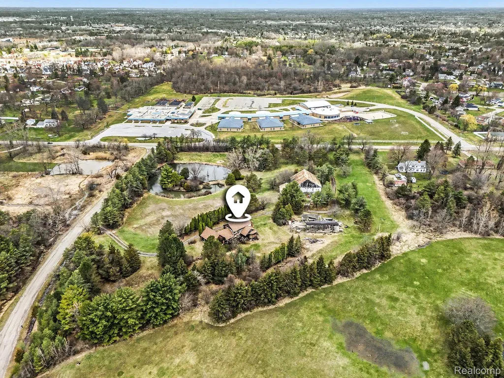 4385 Warwick Circle Drive Grand Blanc Charter Township MI 48439