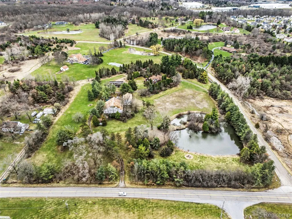 4385 Warwick Circle Drive Grand Blanc Charter Township MI 48439