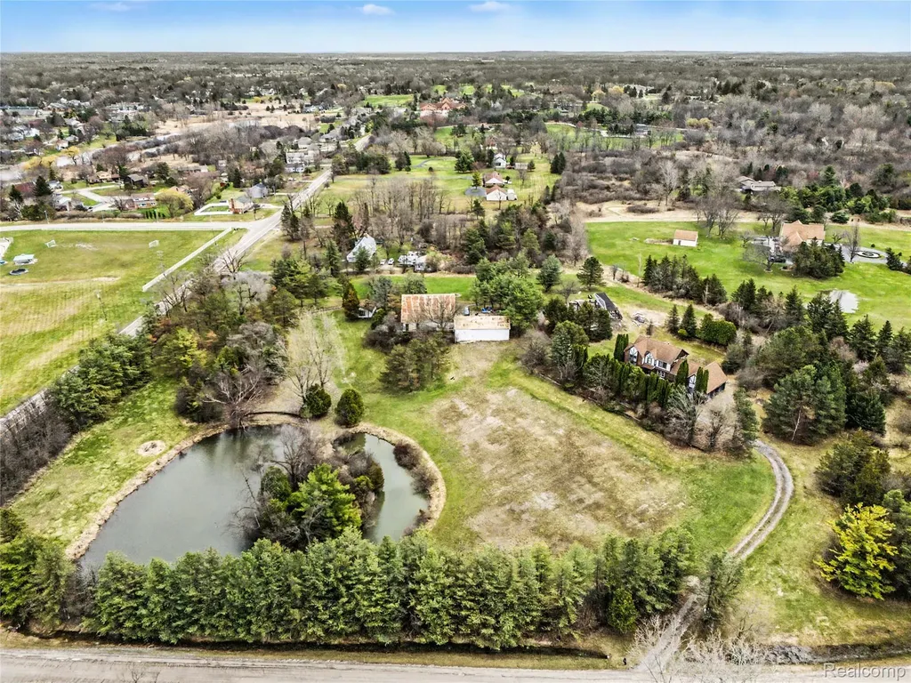 4385 Warwick Circle Drive Grand Blanc Charter Township MI 48439