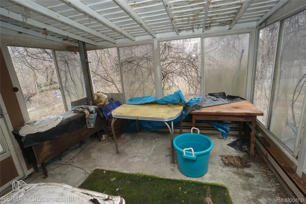 7047 Haggerty Road Van Buren Charter Township MI 48111