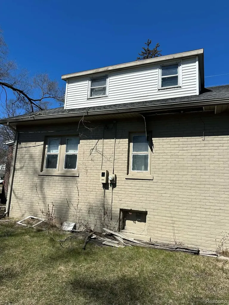 231 W Bennett Avenue Ferndale City MI 48220