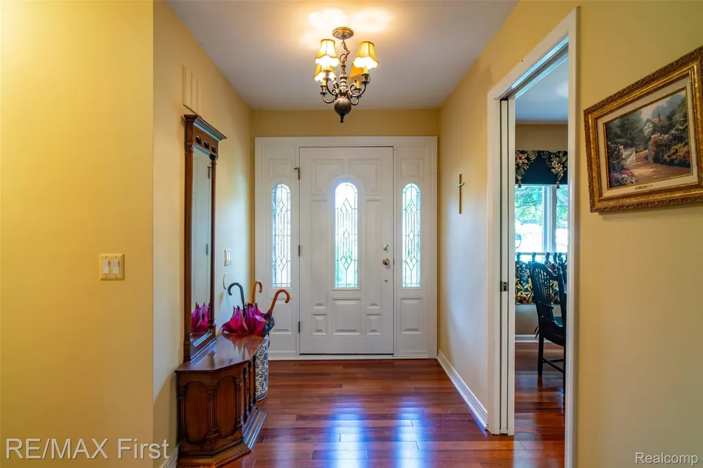 1899 Ledbury Drive Bloomfield Hills City MI 48304