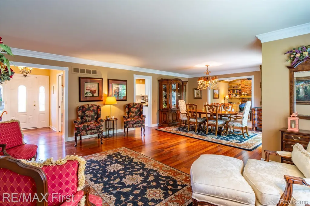 1899 Ledbury Drive Bloomfield Hills City MI 48304