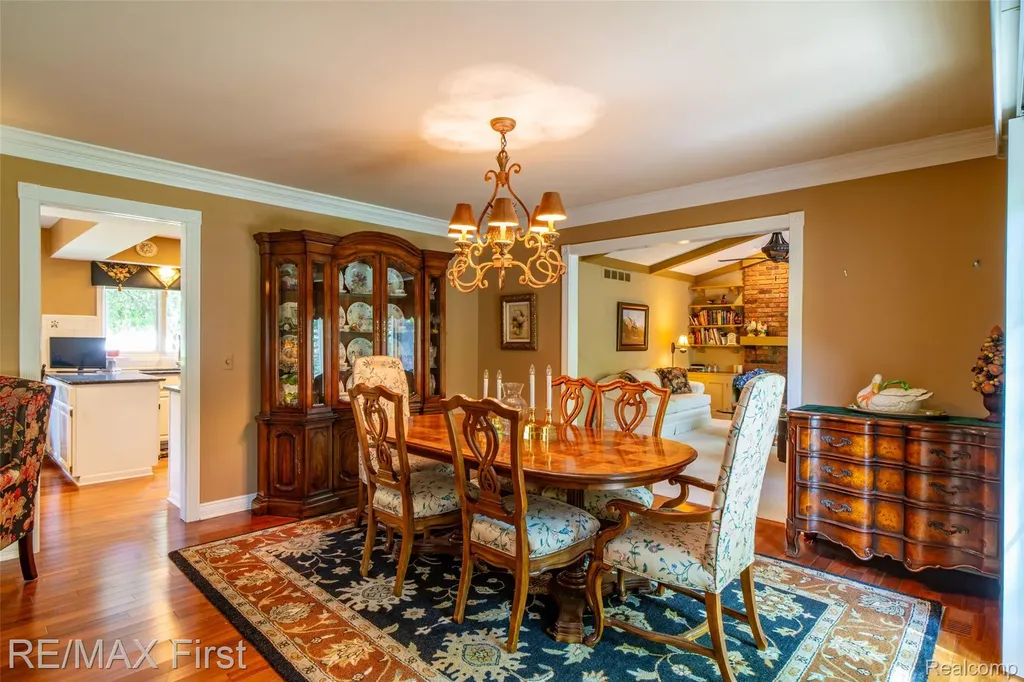 1899 Ledbury Drive Bloomfield Hills City MI 48304