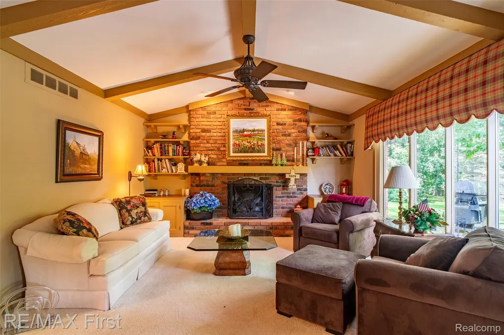 1899 Ledbury Drive Bloomfield Hills City MI 48304