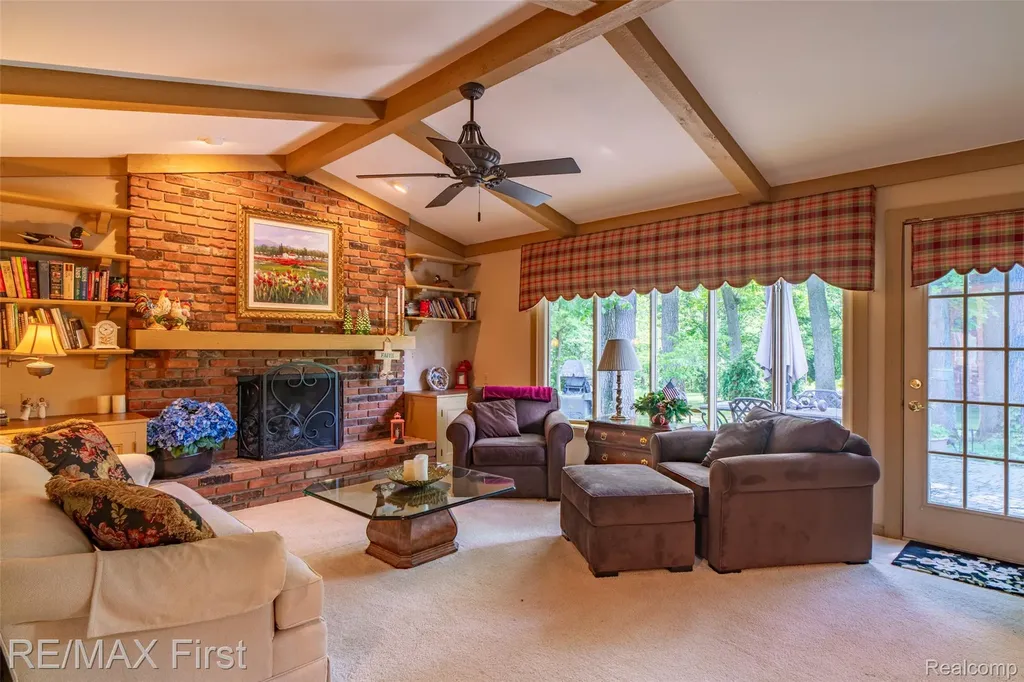 1899 Ledbury Drive Bloomfield Hills City MI 48304