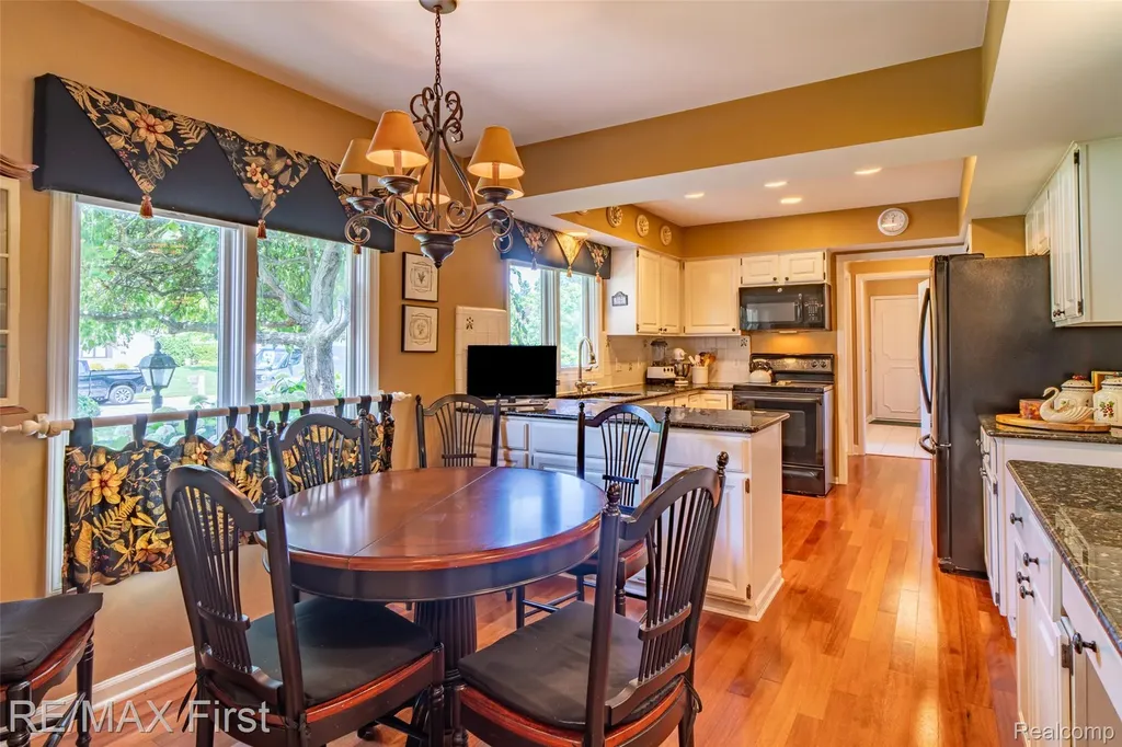 1899 Ledbury Drive Bloomfield Hills City MI 48304