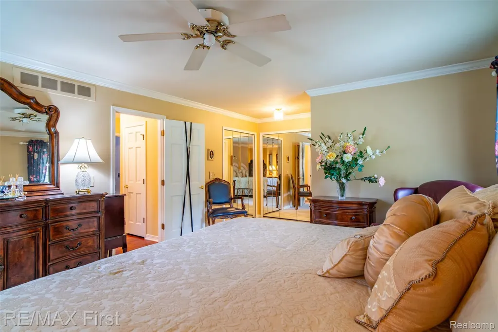 1899 Ledbury Drive Bloomfield Hills City MI 48304