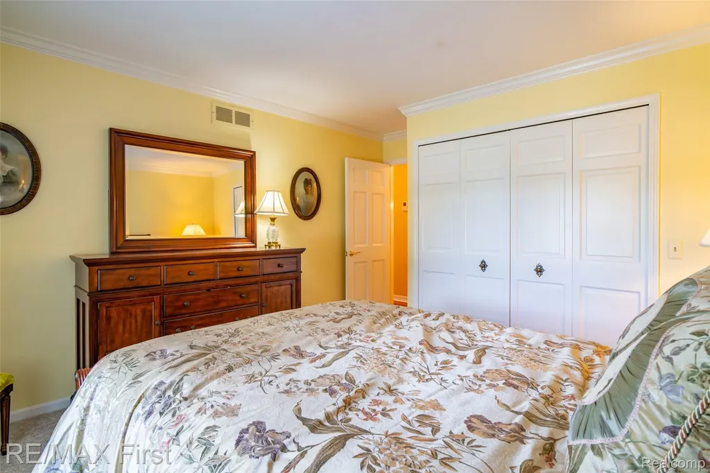 1899 Ledbury Drive Bloomfield Hills City MI 48304