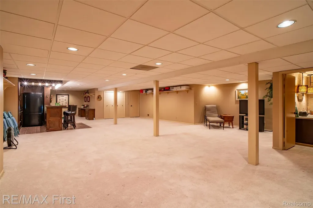 1899 Ledbury Drive Bloomfield Hills City MI 48304