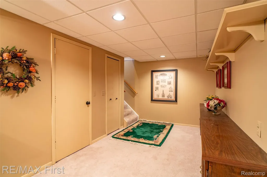 1899 Ledbury Drive Bloomfield Hills City MI 48304