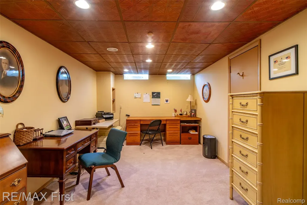 1899 Ledbury Drive Bloomfield Hills City MI 48304