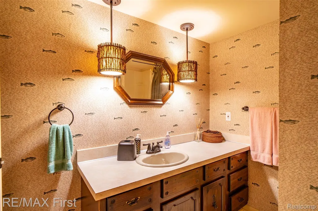 1899 Ledbury Drive Bloomfield Hills City MI 48304