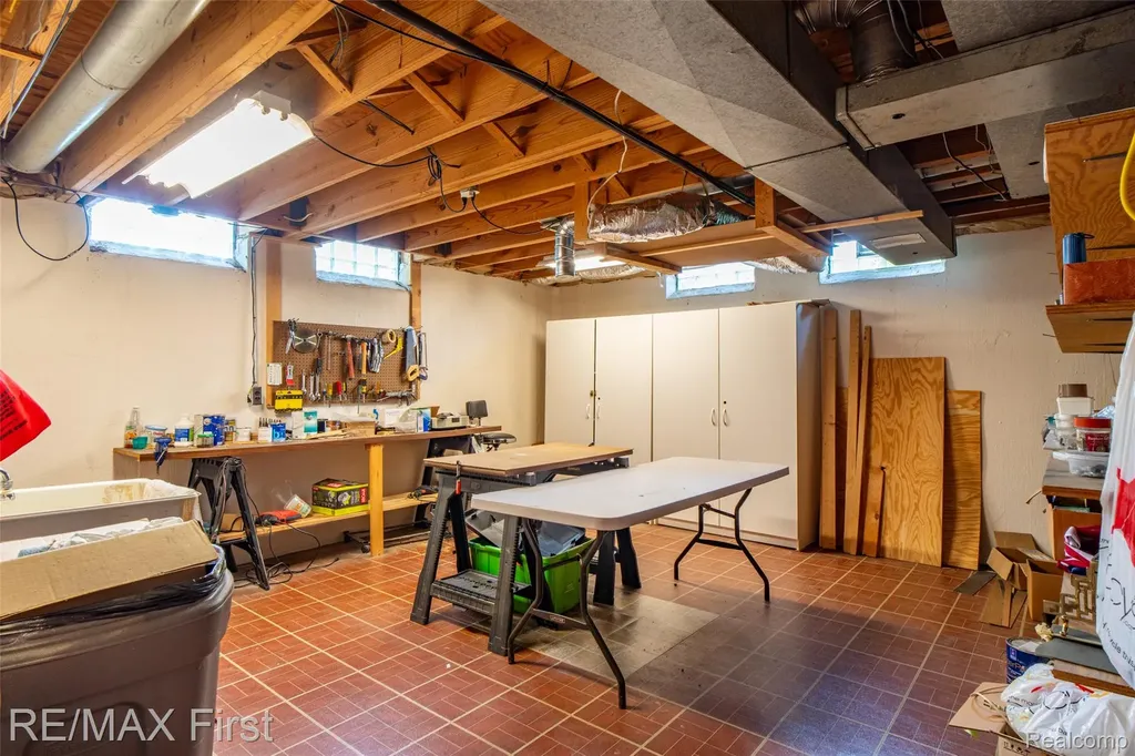 1899 Ledbury Drive Bloomfield Hills City MI 48304
