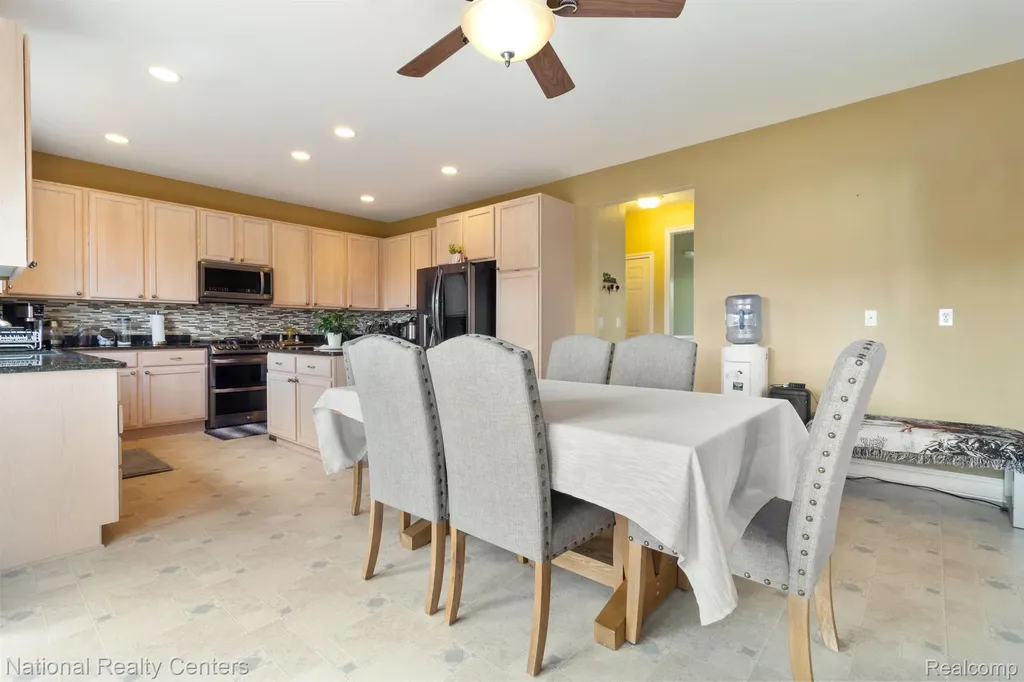 12881 Nautica Drive Van Buren Charter Township MI 48111
