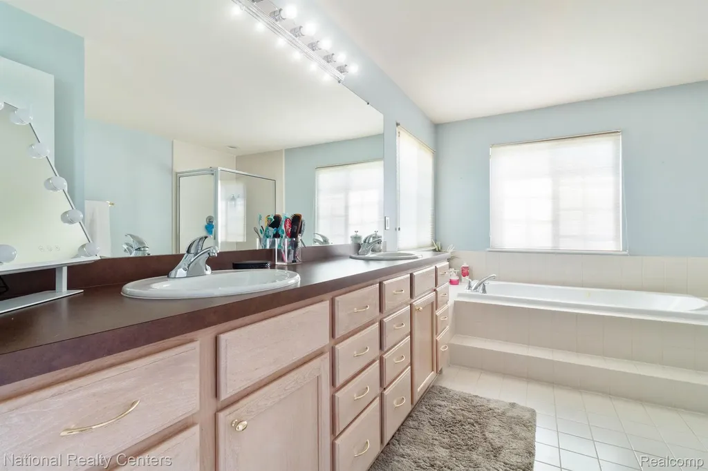 12881 Nautica Drive Van Buren Charter Township MI 48111
