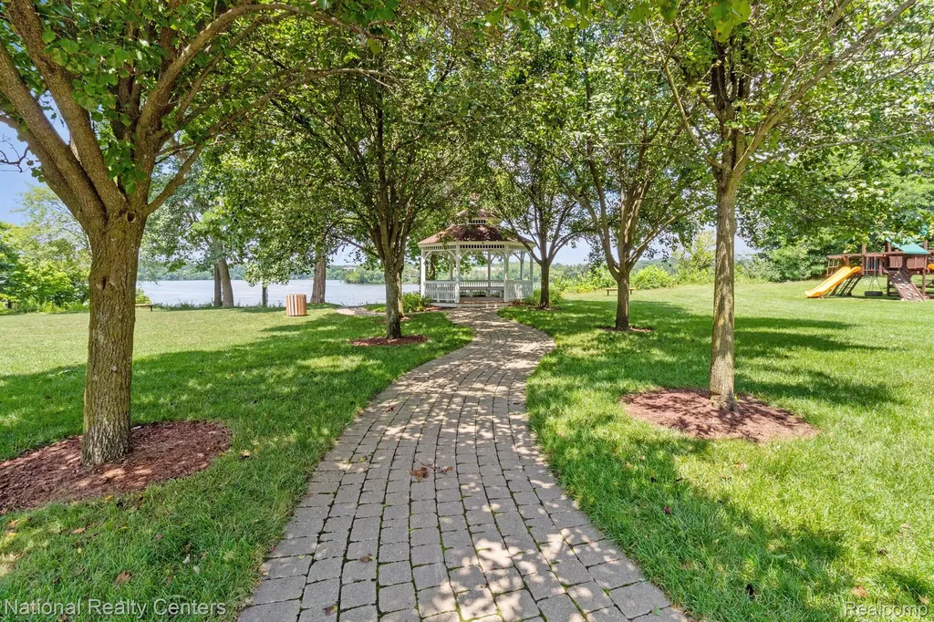 12881 Nautica Drive Van Buren Charter Township MI 48111