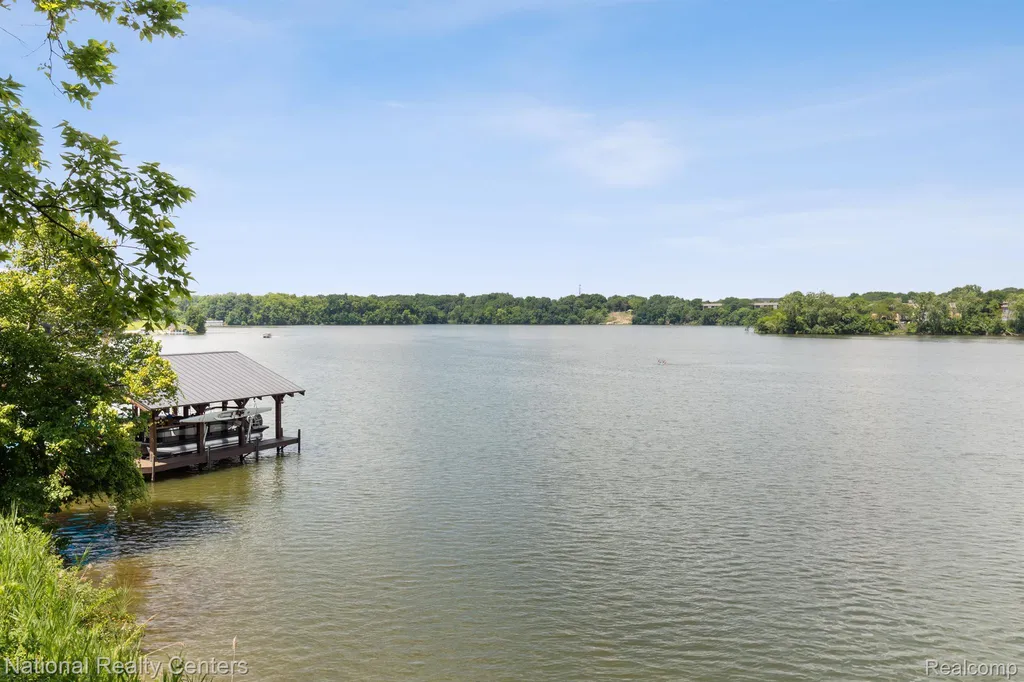12881 Nautica Drive Van Buren Charter Township MI 48111