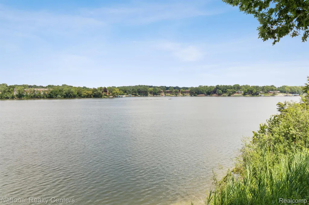 12881 Nautica Drive Van Buren Charter Township MI 48111