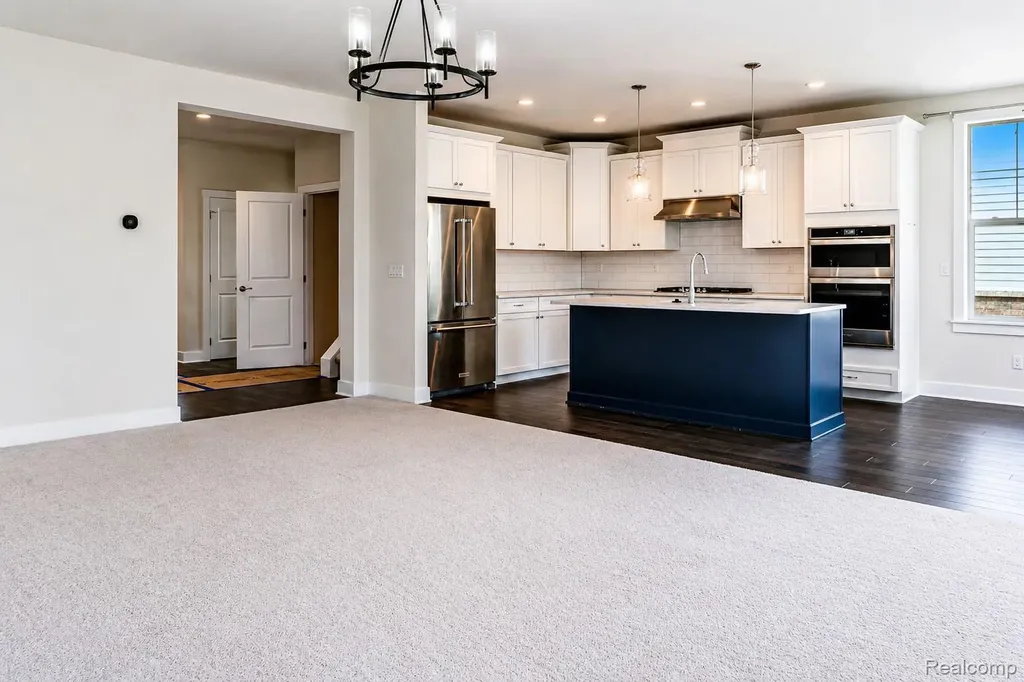 5545 Helmsdale Boulevard West Bloomfield Charter Township MI 48322
