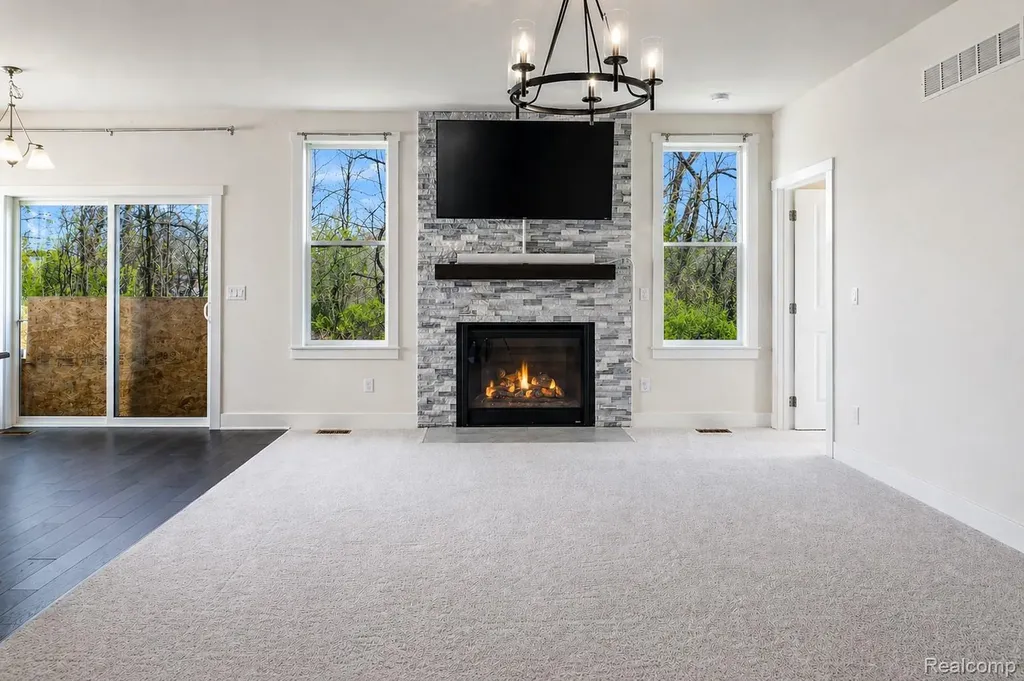 5545 Helmsdale Boulevard West Bloomfield Charter Township MI 48322
