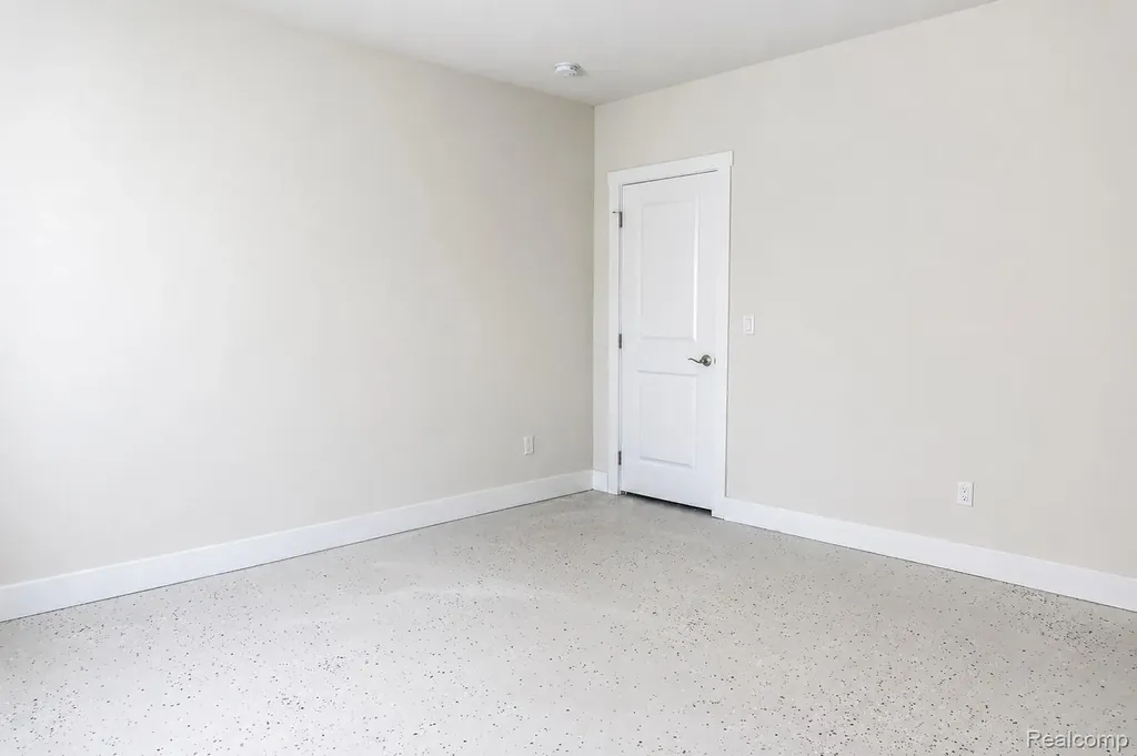 5545 Helmsdale Boulevard West Bloomfield Charter Township MI 48322
