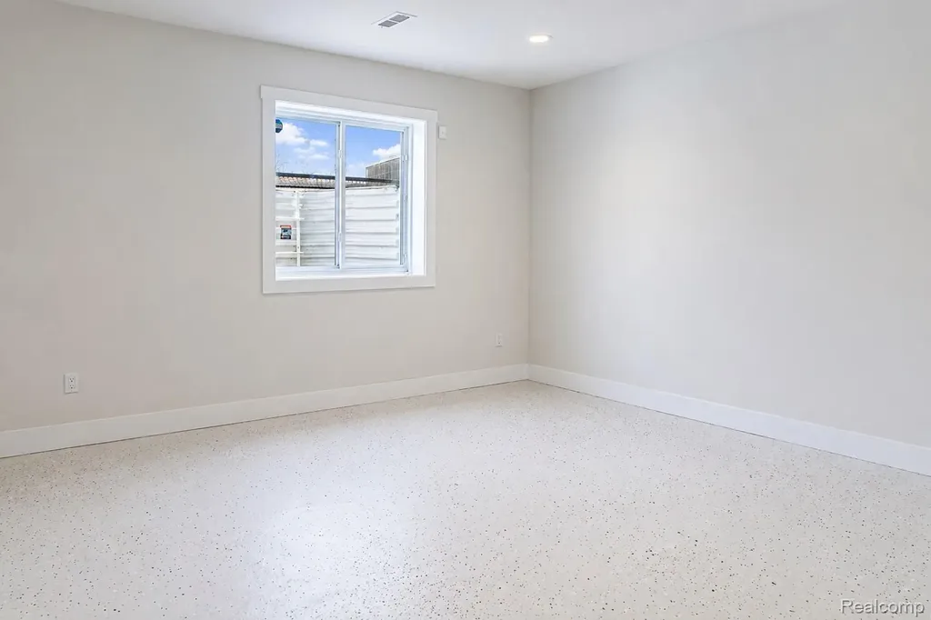 5545 Helmsdale Boulevard West Bloomfield Charter Township MI 48322