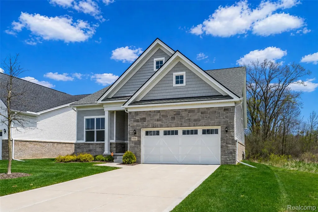 5545 Helmsdale Boulevard West Bloomfield Charter Township MI 48322