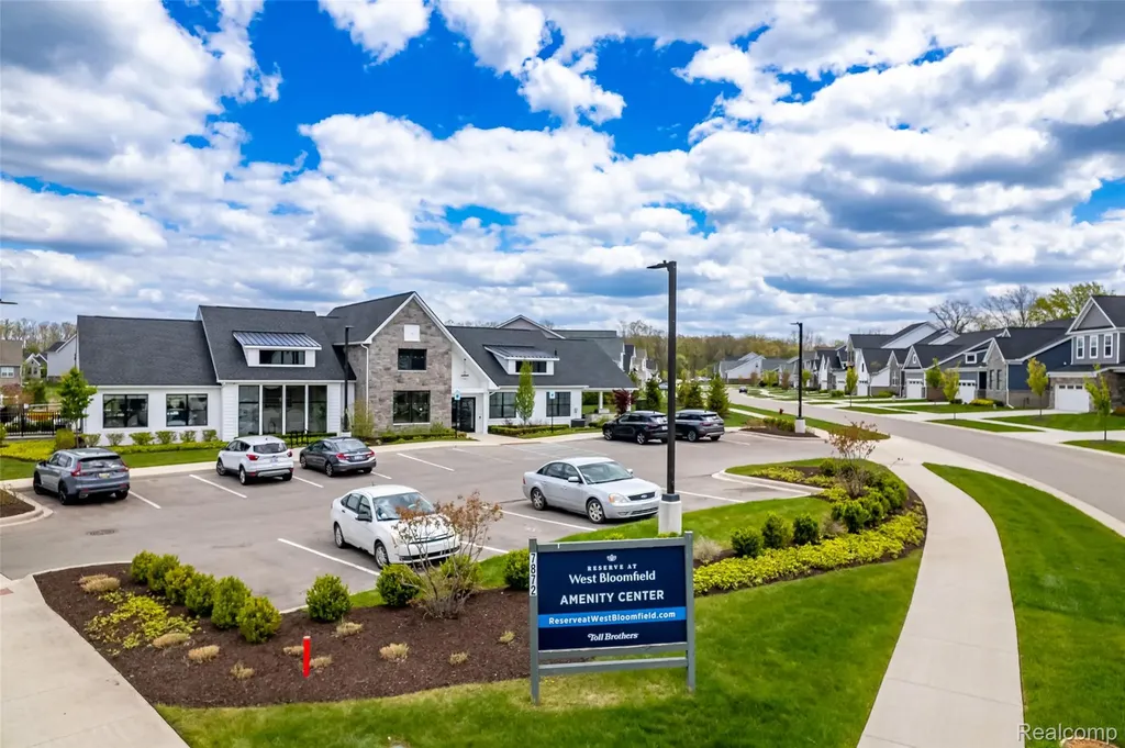 5545 Helmsdale Boulevard West Bloomfield Charter Township MI 48322