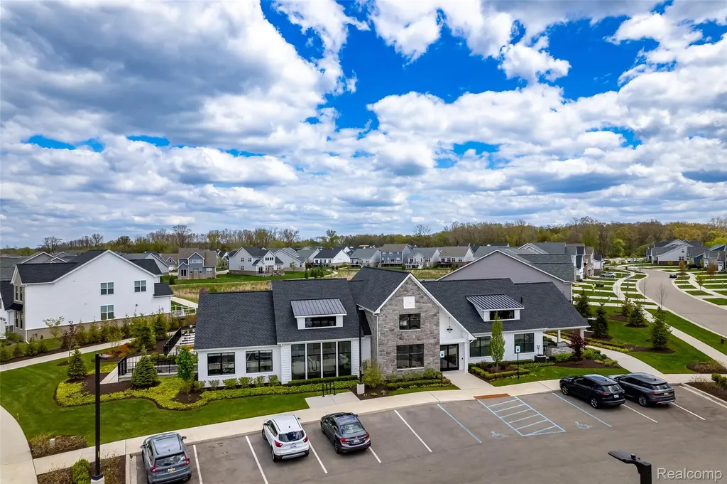5545 Helmsdale Boulevard West Bloomfield Charter Township MI 48322