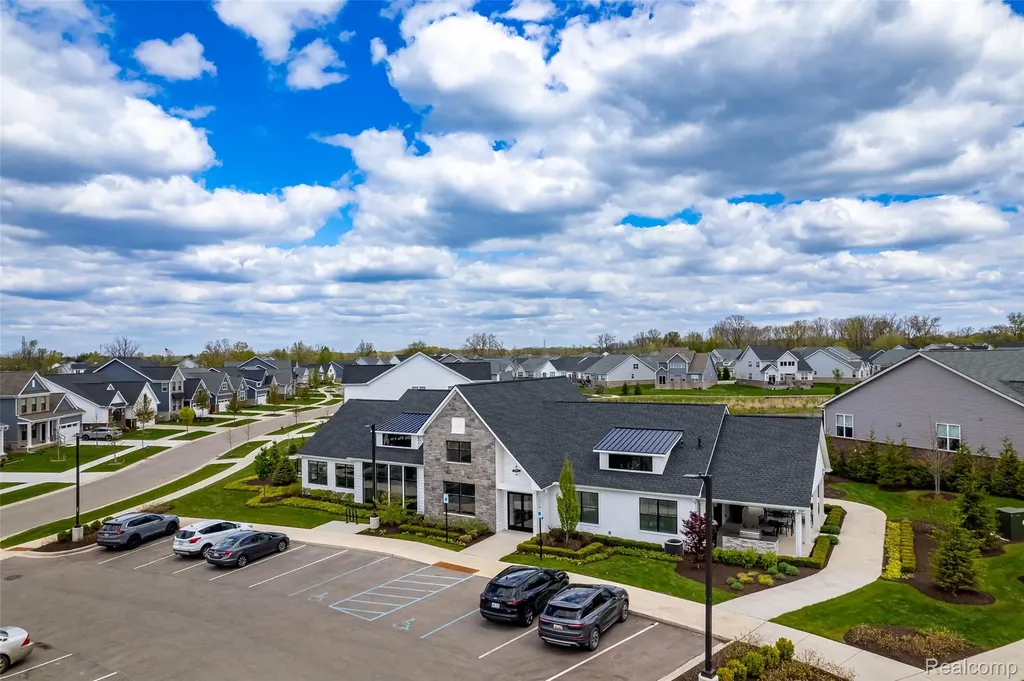 5545 Helmsdale Boulevard West Bloomfield Charter Township MI 48322